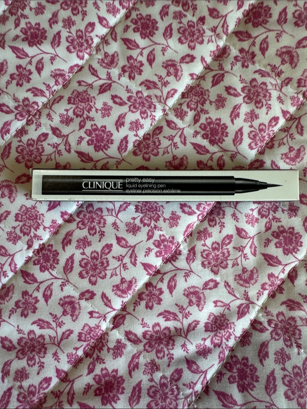Clinique Pretty Easy Liquid Eyelining Pen — Black Ink